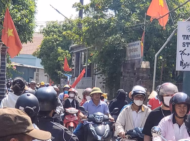 Quang Binh: Day song le hoi dua thuyen mung Tet Doc lap 2/9-Hinh-2