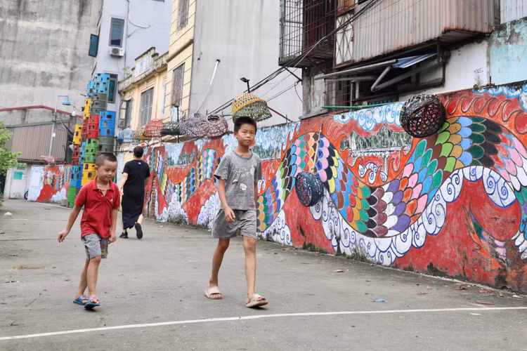 Con duong nghe thuat ven song Hong nhech nhac vi xuong cap-Hinh-10