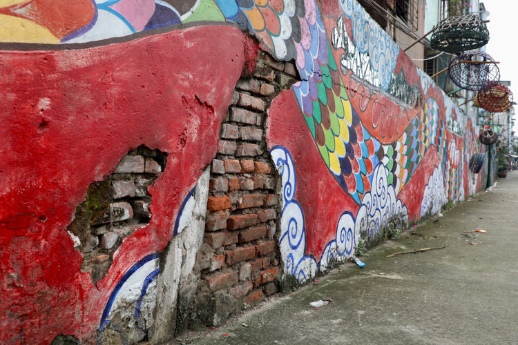 Con duong nghe thuat ven song Hong nhech nhac vi xuong cap-Hinh-5