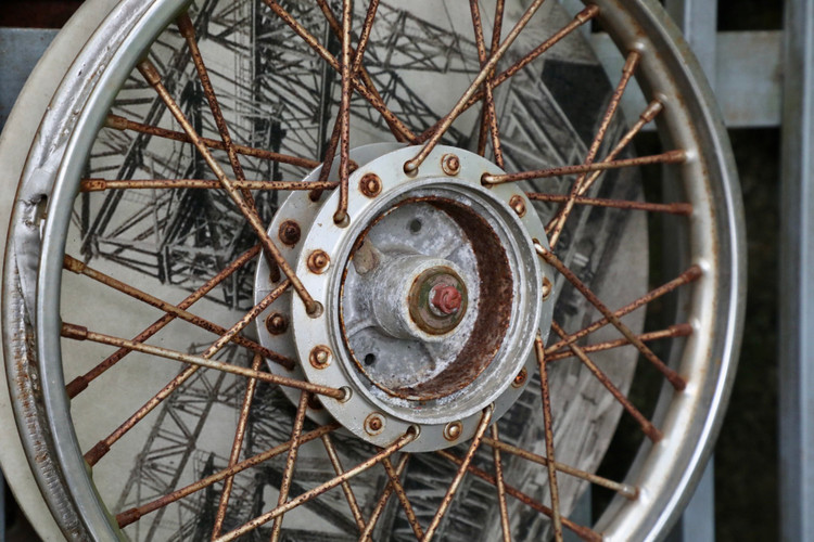 Con duong nghe thuat ven song Hong nhech nhac vi xuong cap-Hinh-7