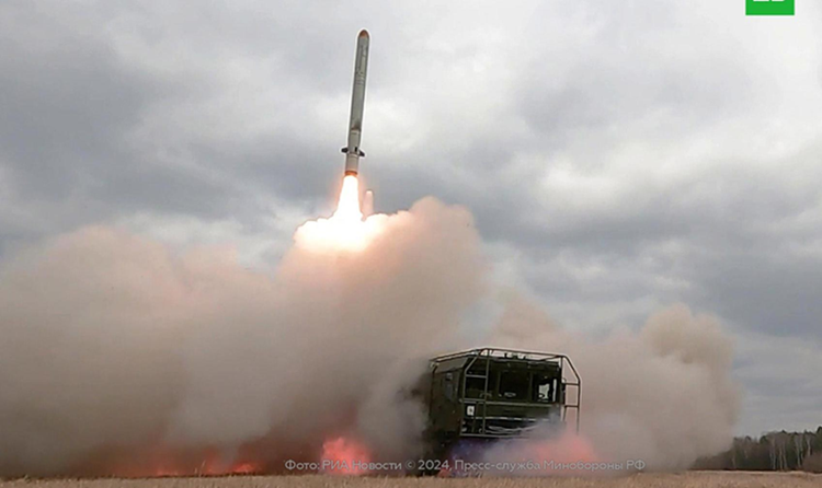 Nga tung don tham khoc vao Ukraine, Kiev chim trong “noi kinh hoang”-Hinh-3