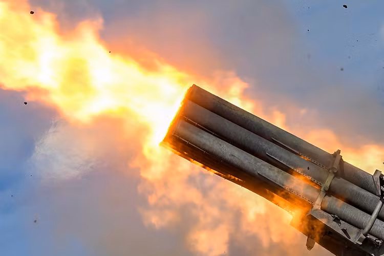 Nga tung don tham khoc vao Ukraine, Kiev chim trong “noi kinh hoang”-Hinh-2