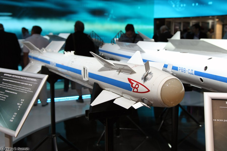 Ukraine nhan to hop phong khong Osa nang cap tu... to chuc tu thien-Hinh-7