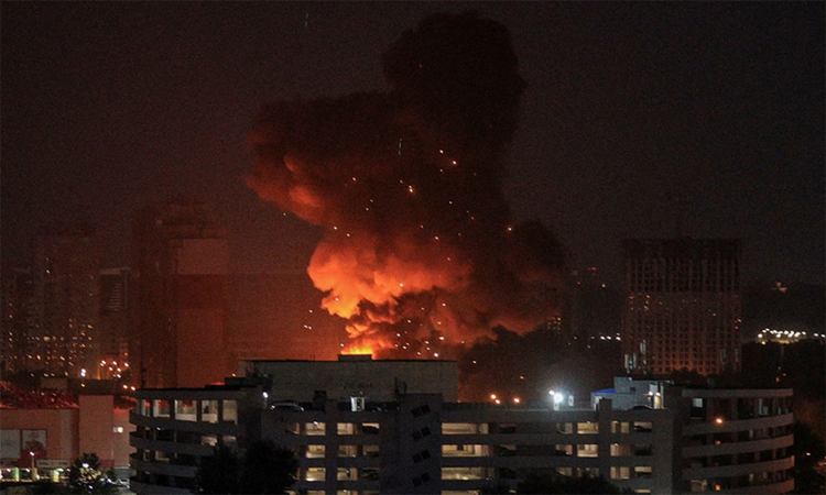 Nga sắp trút tên lửa Oreshnik vào Kiev trong vòng 48 giờ? - Hình 7 Nga sap trut ten lua Oreshnik vao Kiev trong vong 48 gio?-Hinh-7