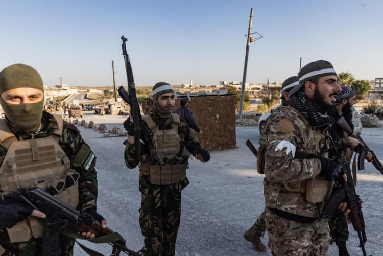 Phiến quân HTS tấn công thành phố Homs, đe dọa trực tiếp Damascus - Hình 6 Phien quan HTS tan cong thanh pho Homs, de doa truc tiep Damascus-Hinh-6