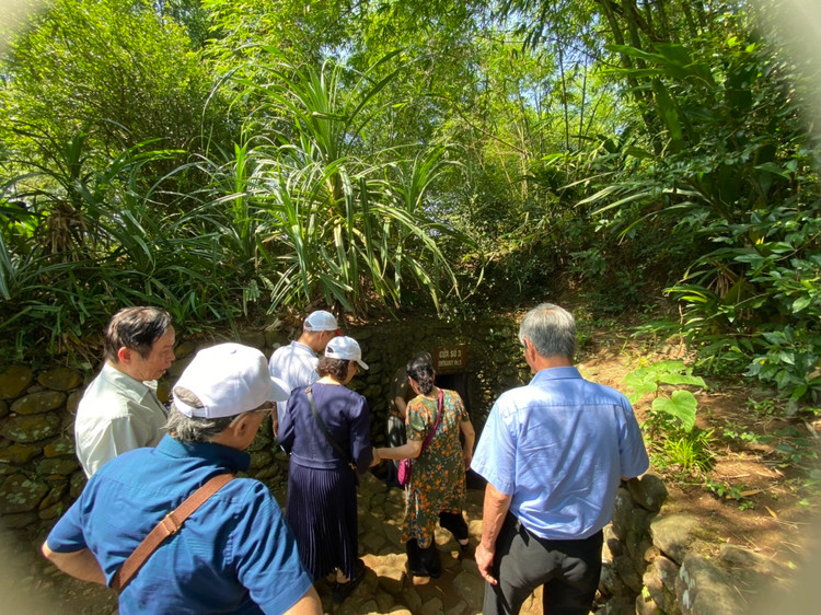 Ve dat thep kham pha dia dao Vinh Moc- ngoi lang duoi long dat-Hinh-10