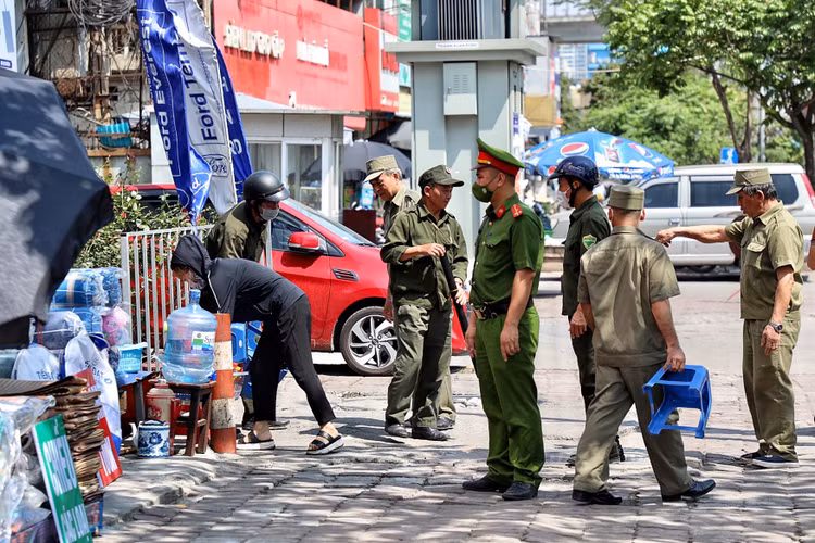 Phuong Ha Dinh ra quan lap lai trat tu do thi sau phan anh-Hinh-5