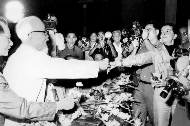 Nghe si nhiep anh Trinh Hai nho nhung ngay theo chan Bac-Hinh-4