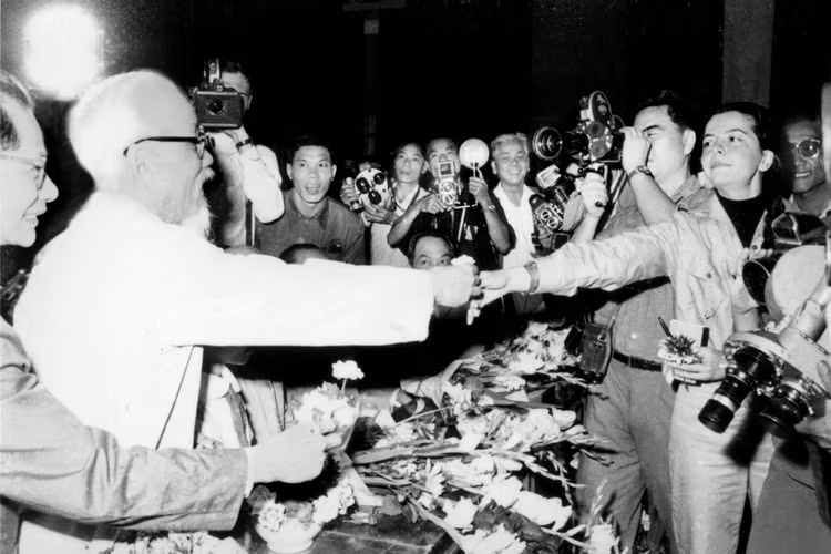 Nghe si nhiep anh Trinh Hai nho nhung ngay theo chan Bac-Hinh-4