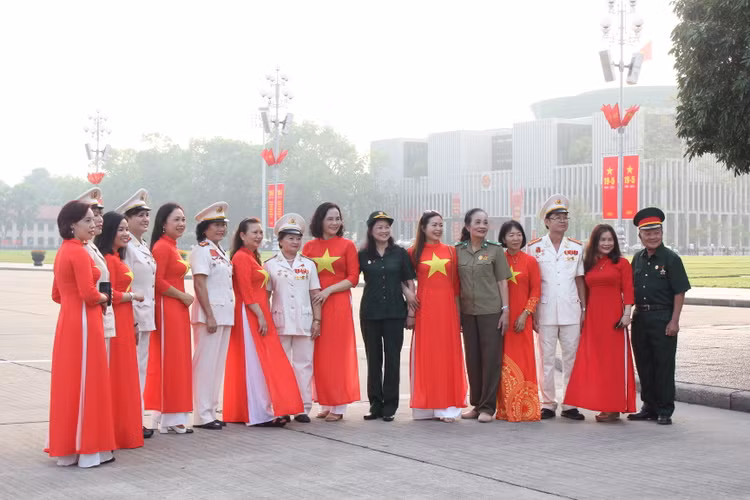 Xuc dong le chao co o Quang truong Ba Dinh nhan ky niem sinh nhat Bac-Hinh-5