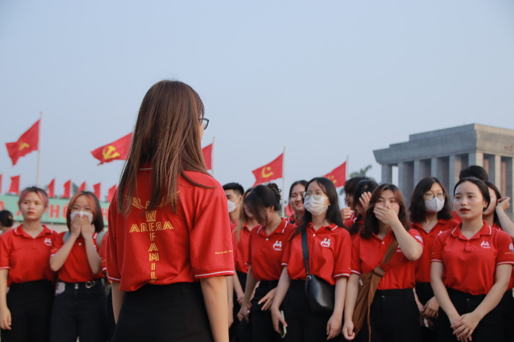 Xuc dong le chao co o Quang truong Ba Dinh nhan ky niem sinh nhat Bac-Hinh-8