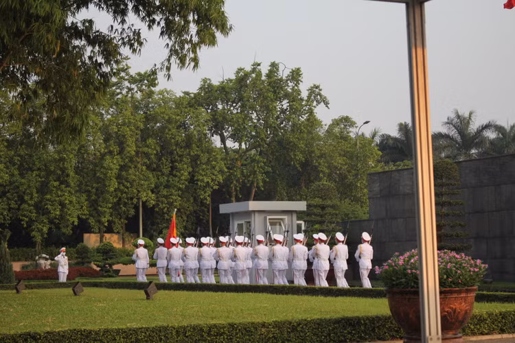 Xuc dong le chao co o Quang truong Ba Dinh nhan ky niem sinh nhat Bac-Hinh-10