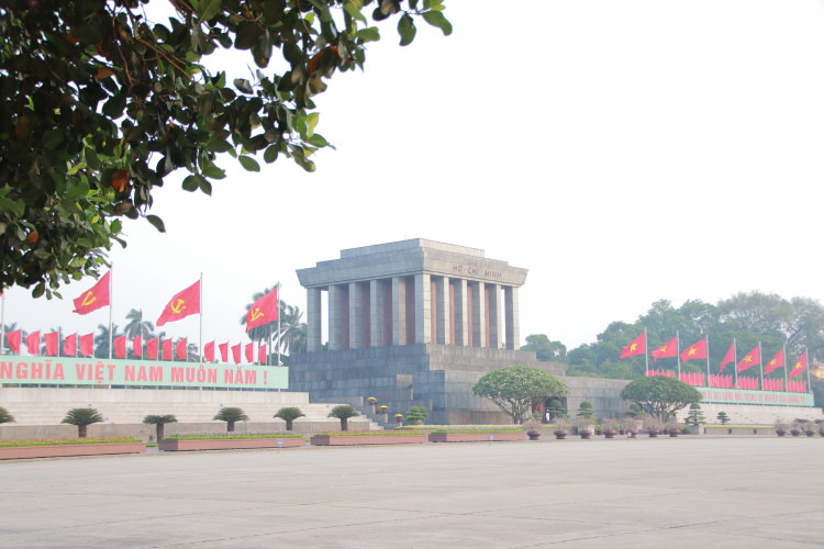 Xuc dong le chao co o Quang truong Ba Dinh nhan ky niem sinh nhat Bac