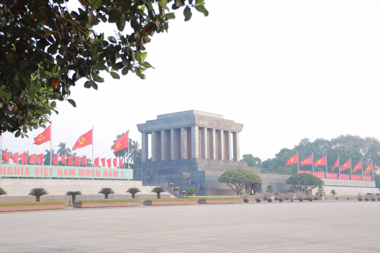 Xuc dong le chao co o Quang truong Ba Dinh nhan ky niem sinh nhat Bac