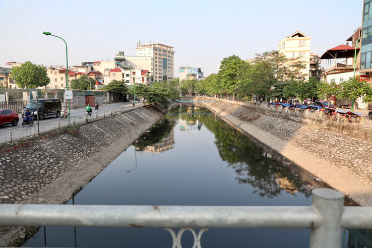 Lan can bao ve nhieu con song tai Ha Noi xuong cap nghiem trong
