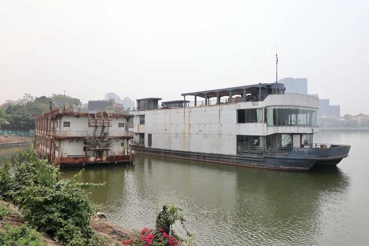 “Tau ma” o Ho Tay van chua dep xong vi co gi?-Hinh-2