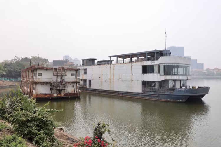 “Tau ma” o Ho Tay van chua dep xong vi co gi?-Hinh-2