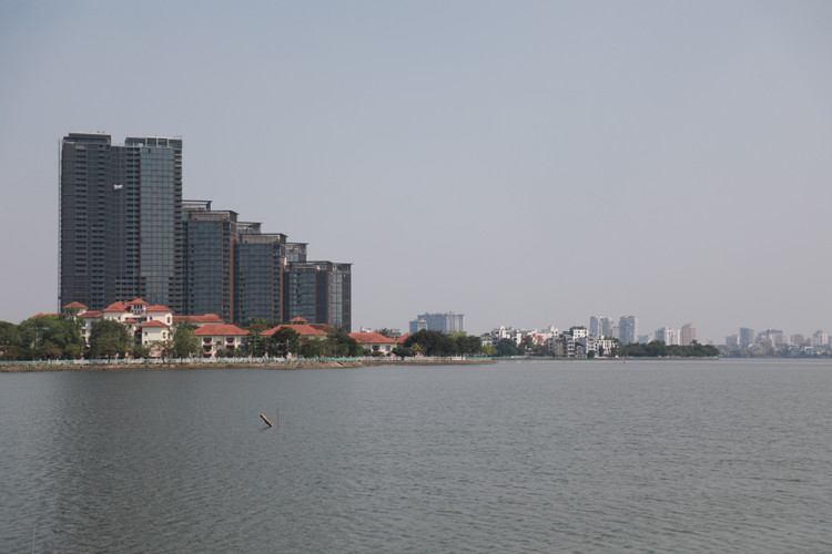 “Tau ma” o Ho Tay van chua dep xong vi co gi?-Hinh-8