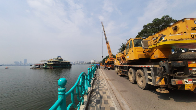 “Tau ma” o Ho Tay van chua dep xong vi co gi?-Hinh-3