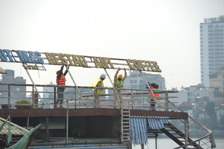 “Tau ma” o Ho Tay van chua dep xong vi co gi?-Hinh-5