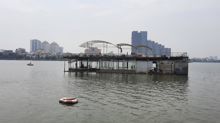 “Tau ma” o Ho Tay van chua dep xong vi co gi?-Hinh-4