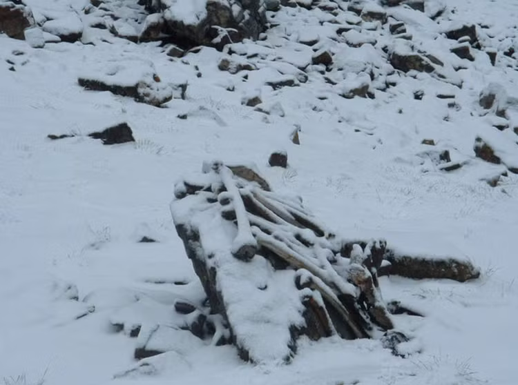 Bi an ho nuoc chua hon 500 bo xuong nguoi tren day Himalaya-Hinh-10