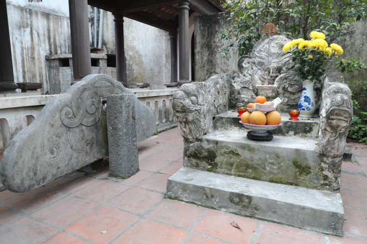 Ve Ha Nam ghe tham ngoi chua gan voi cau 