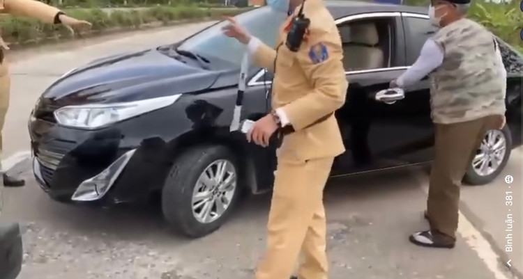 Khoi to tai xe 65 tuoi hat CSGT len nap capo o Vinh Phuc-Hinh-2