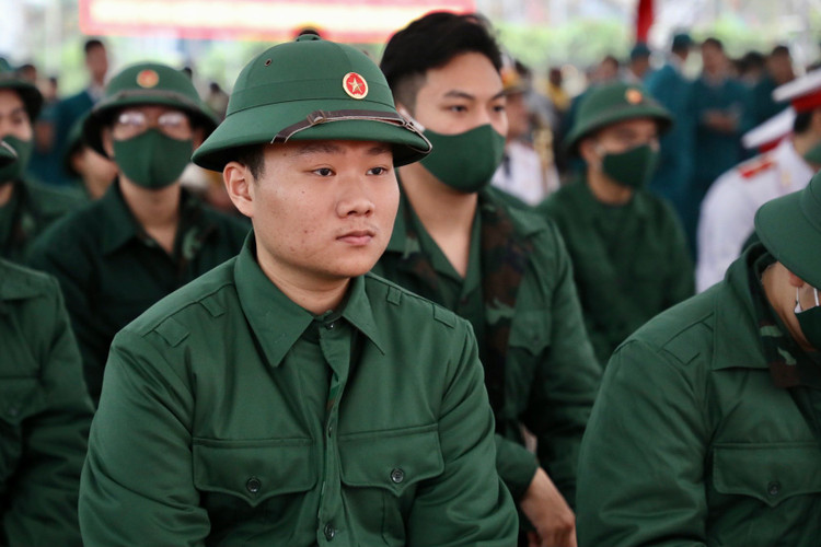 Bi thu Thanh uy Dinh Tien Dung dong vien tan binh len duong nhap ngu-Hinh-5