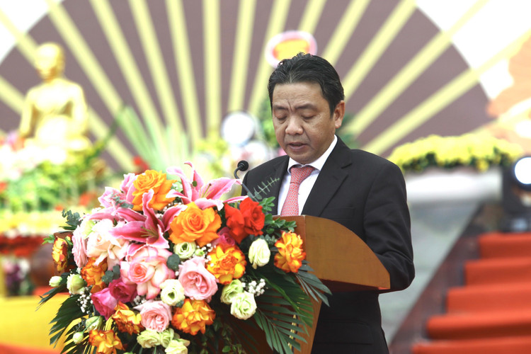 Tay Yen Tu don 50.000 du khach trong ngay dau khai hoi-Hinh-3