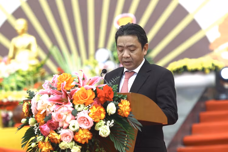 Tay Yen Tu don 50.000 du khach trong ngay dau khai hoi-Hinh-3