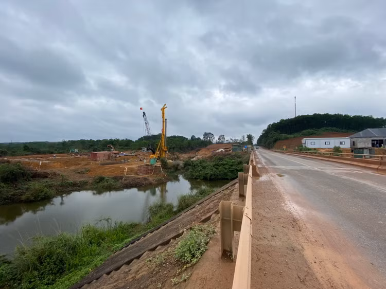 Cao toc Van Ninh - Cam Lo ra sao sau le khoi cong?-Hinh-6