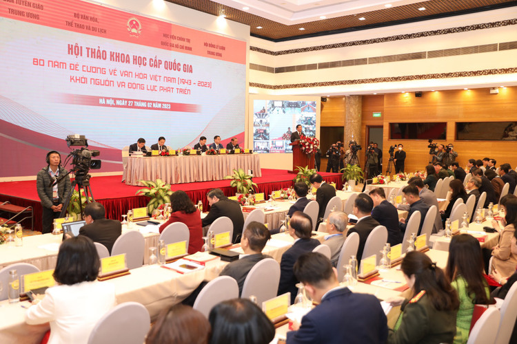 Khai mac Hoi thao khoa hoc 80 nam De cuong ve van hoa Viet Nam