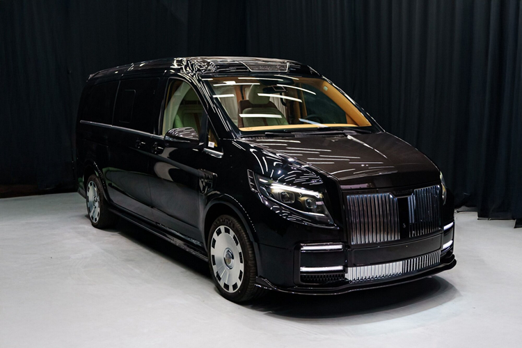 Mercedes-Benz V-Class “bien hinh” toan dien voi goi do Mansory