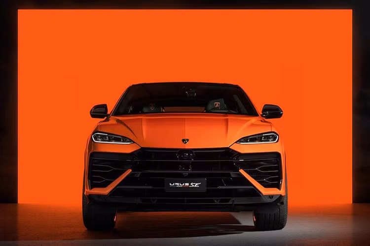 Lamborghini dat doanh so ban sieu xe ky luc, van 