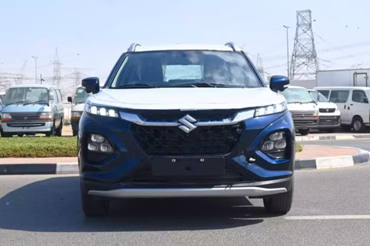 Suzuki Fronx ve Viet Nam co gi 