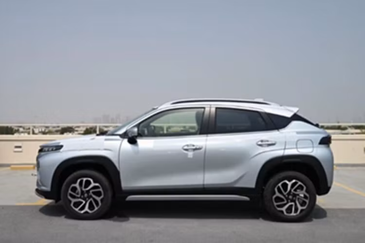 Suzuki Fronx ve Viet Nam co gi 