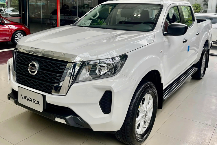 Ban tai Nissan Navara tai Viet Nam giam 