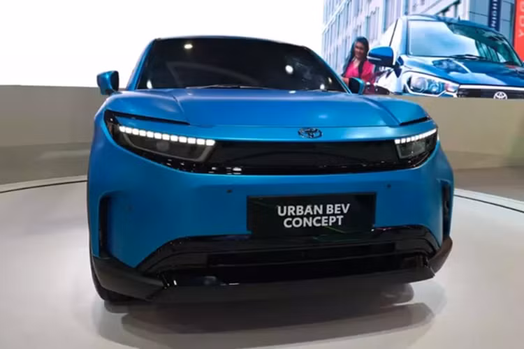 Soi can canh Toyota Urban Cruiser EV, doi thu Hyundai Creta Electric-Hinh-2