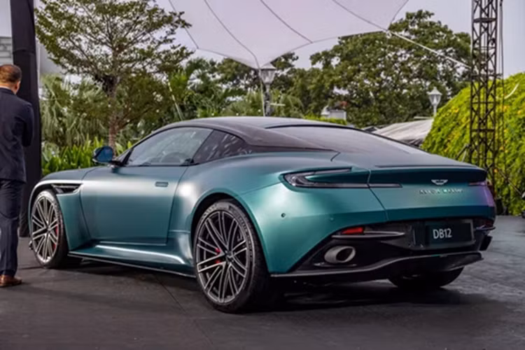 Nữ đại gia Hà Nội tậu Aston Martin DB12 gần 12 tỷ đồng - Hình 7 Nu dai gia Ha Noi tau Aston Martin DB12 gan 12 ty dong-Hinh-7