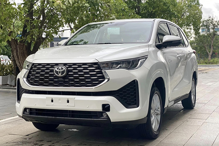 Toyota Innova Exclusive Edition - MPV "uống xăng" chỉ 4,3 lít/100km - Hình 6 Toyota Innova Exclusive Edition - MPV