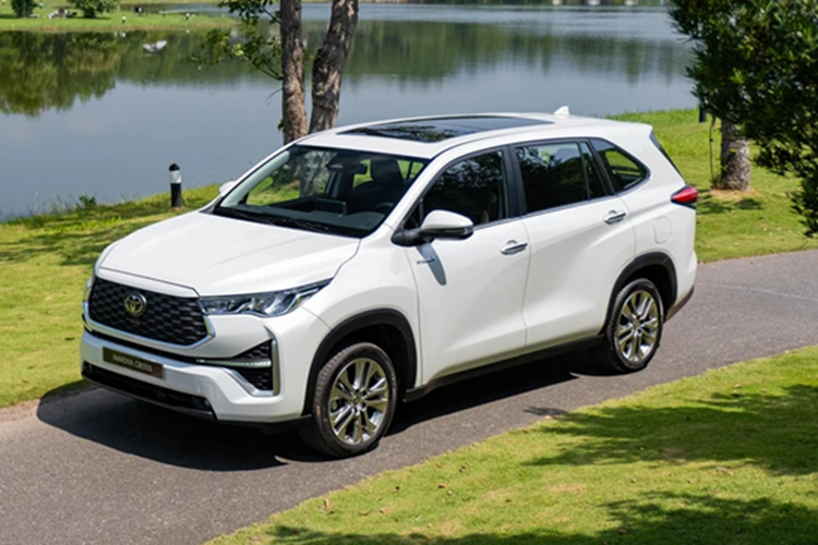 Toyota Innova Exclusive Edition - MPV "uống xăng" chỉ 4,3 lít/100km - Hình 5 Toyota Innova Exclusive Edition - MPV