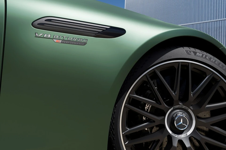 Tan thay Mercedes-AMG SL63 hon 12 ty dau tien ve Viet Nam-Hinh-4