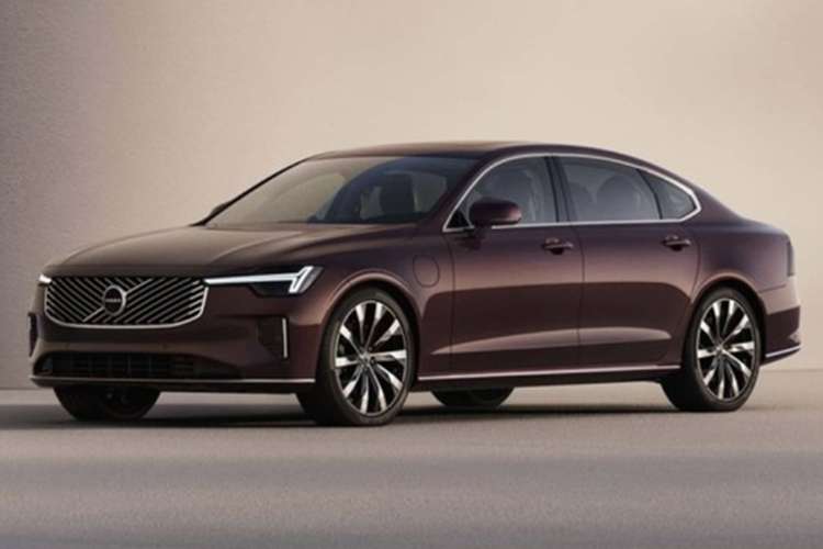 Volvo S90 2025 trinh lang voi hang loat nang cap an tuong