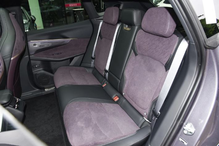 Lynk & Co 08 tu 1,5 ty ve Viet Nam, 