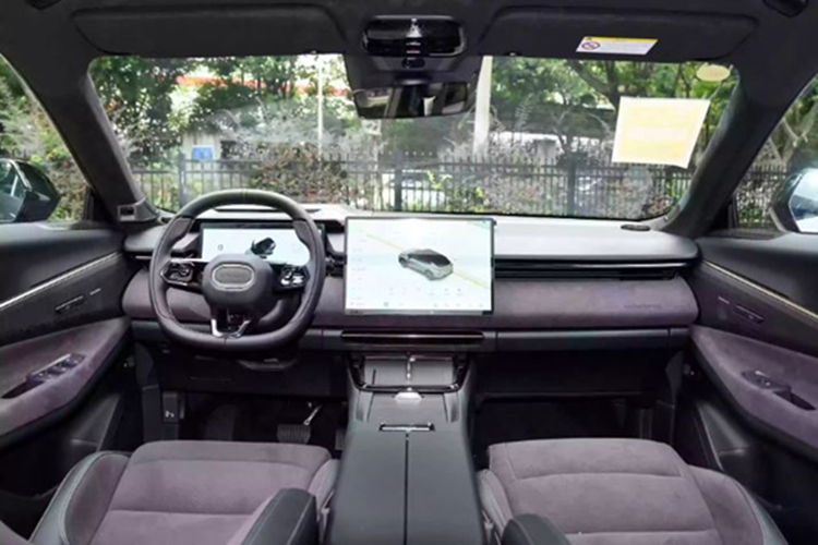 Lynk & Co 08 tu 1,5 ty ve Viet Nam, 