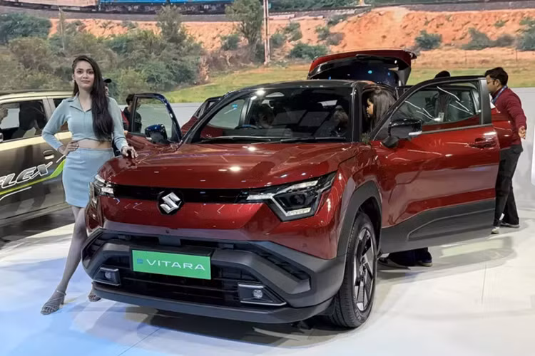 Suzuki e Vitara 2025 chi tu 602 trieu dong co ve Viet Nam?