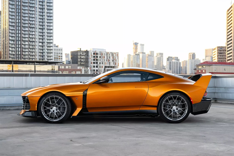 "Kiệt tác" Aston Martin Valiant 735 mã lực, giới hạn 38 chiếc - Hình 3 Siêu xe này được phát triển bởi bộ phận cá nhân hóa Q by Aston Martin, kết hợp cùng tay đua F1 lừng danh Fernando Alonso thực hiện với số lượng sản xuất 38 xe. Tại sự kiện Goodwood Festival of Speed 2024, Aston Martin đã chính thức trình làng mẫu xe bespoke giới hạn mang tên Valiant. Đây được cho là phiên bản hiệu suất cao của Valour.