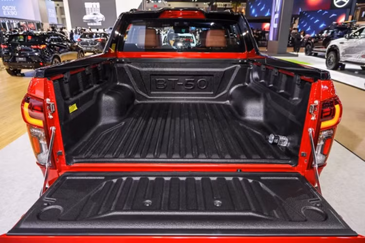 Mazda BT-50 2025 tu 570 trieu - 1,01 ty sap ve Viet Nam-Hinh-6