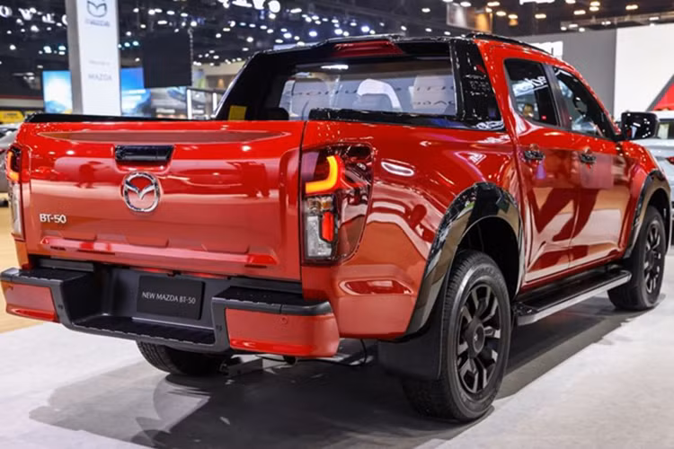 Mazda BT-50 2025 tu 570 trieu - 1,01 ty sap ve Viet Nam-Hinh-3